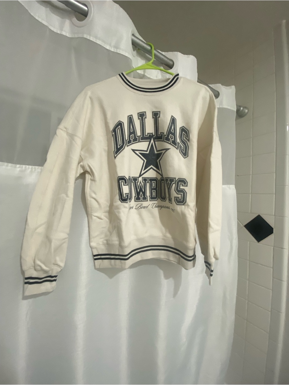 Abercrombie & Fitch Cream Dallas Cowboys Logo Sweatshirt